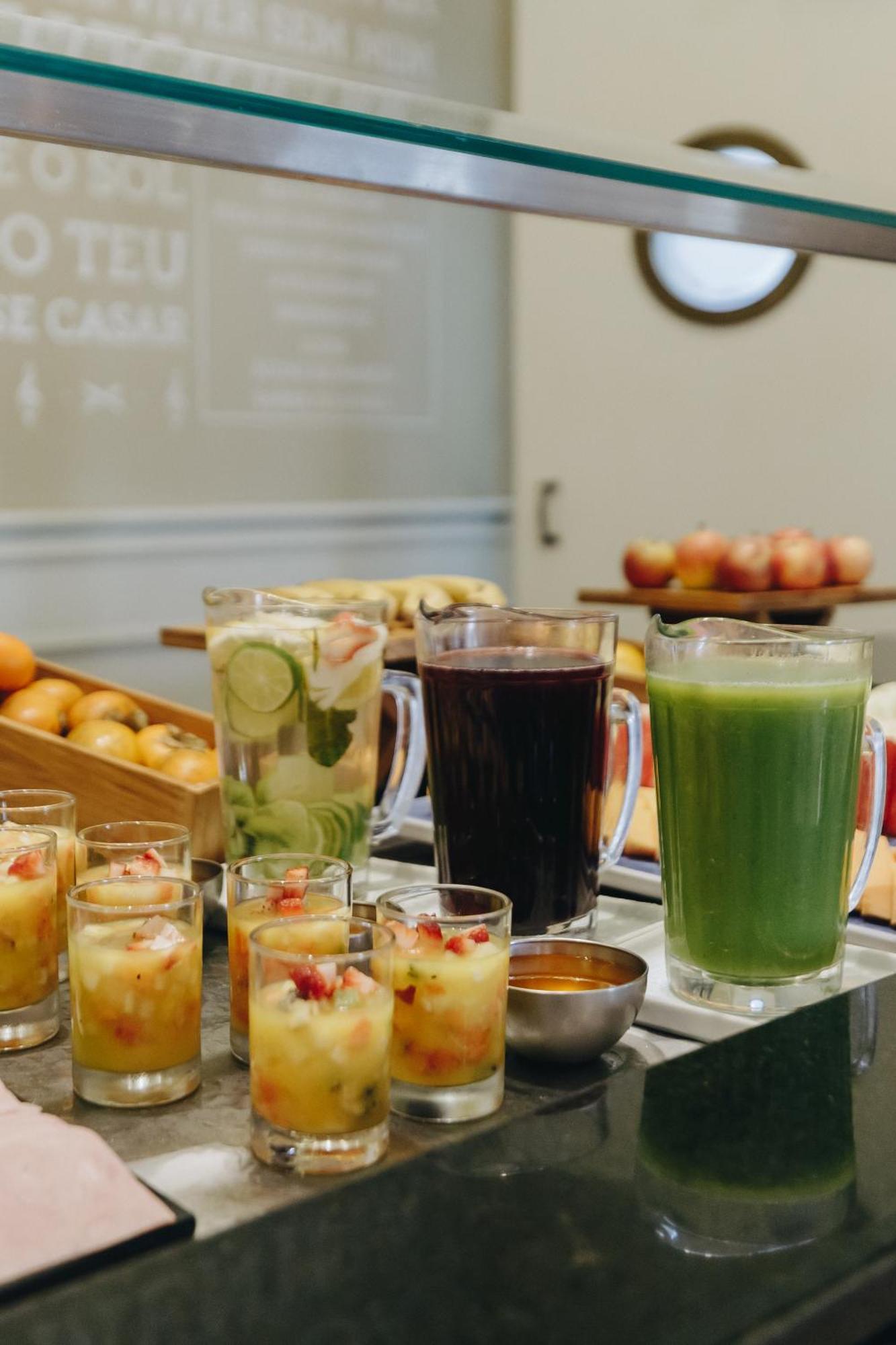 Bourbon Hotel & Suites Curitiba Exterior photo Fruit juice