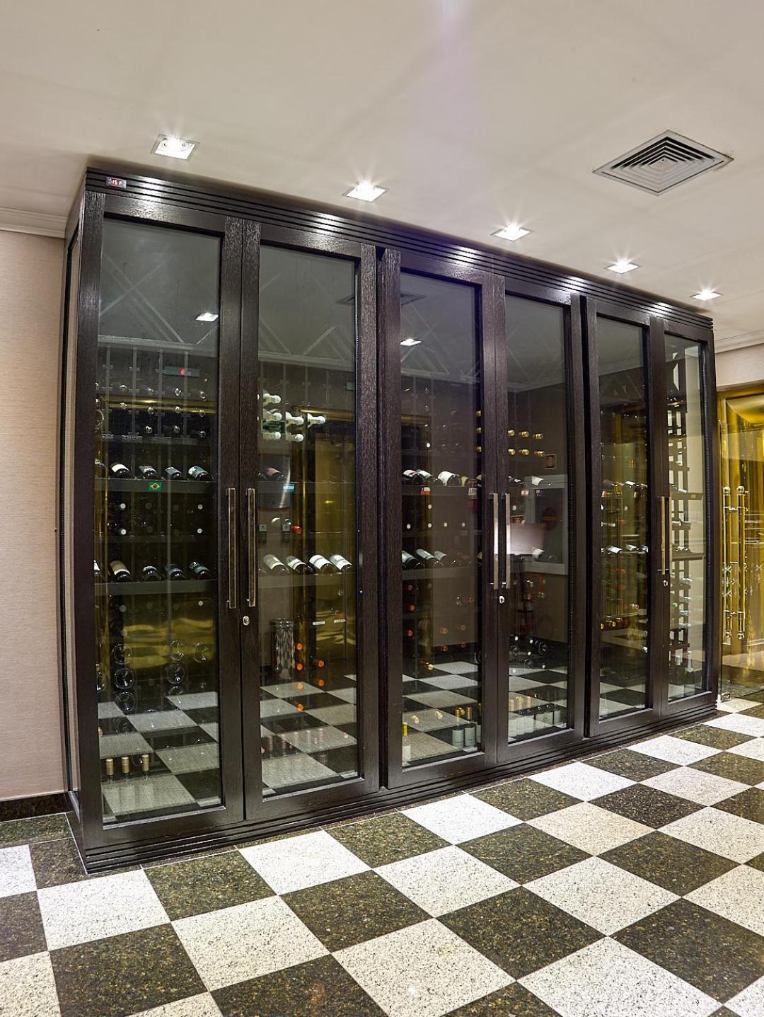Bourbon Hotel & Suites Curitiba Exterior photo Wine cellar