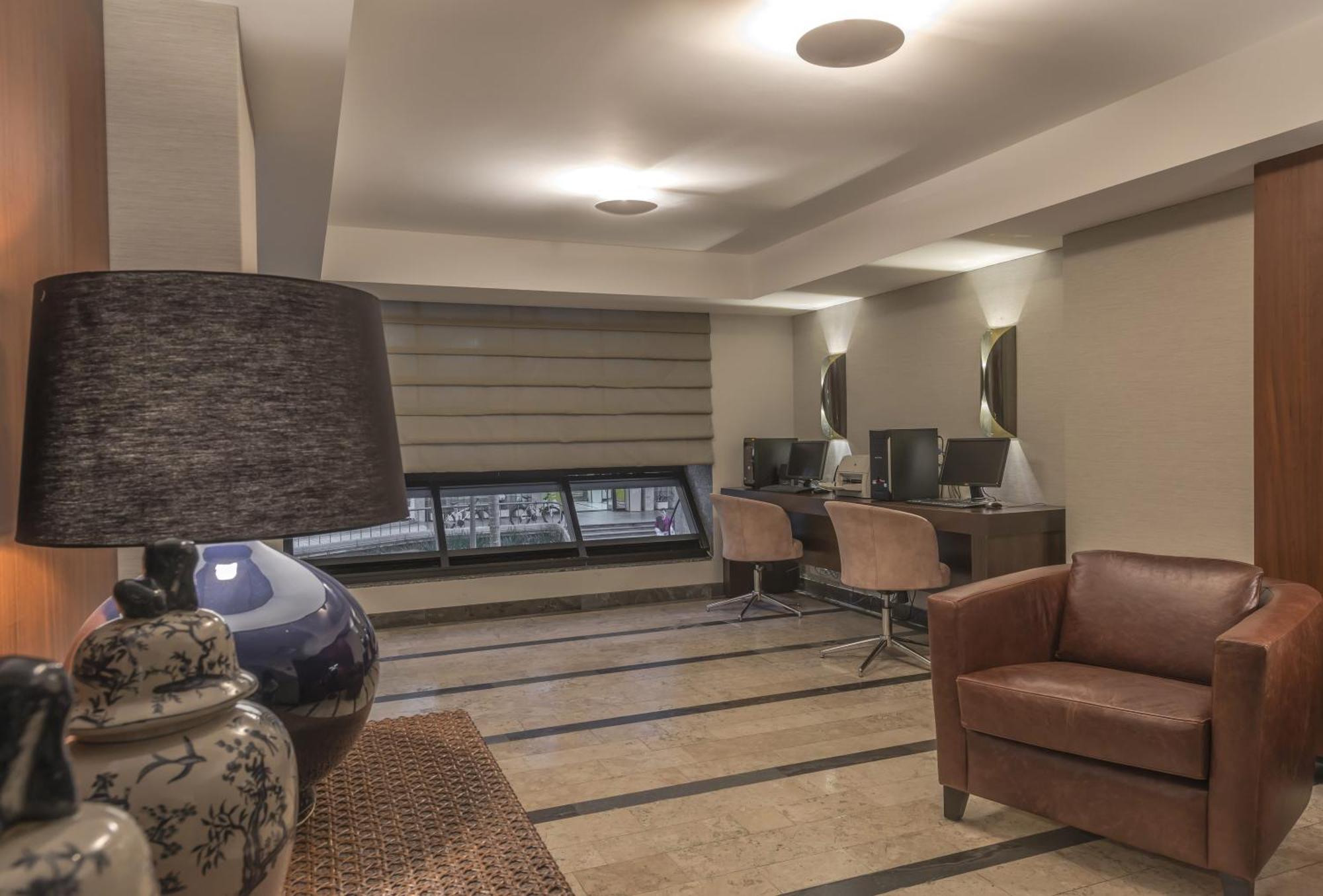 Bourbon Hotel & Suites Curitiba Exterior photo Business Center